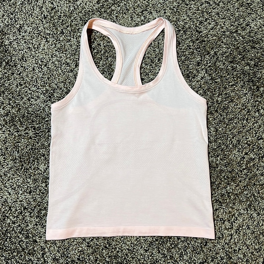 Lululemon swiftly tech